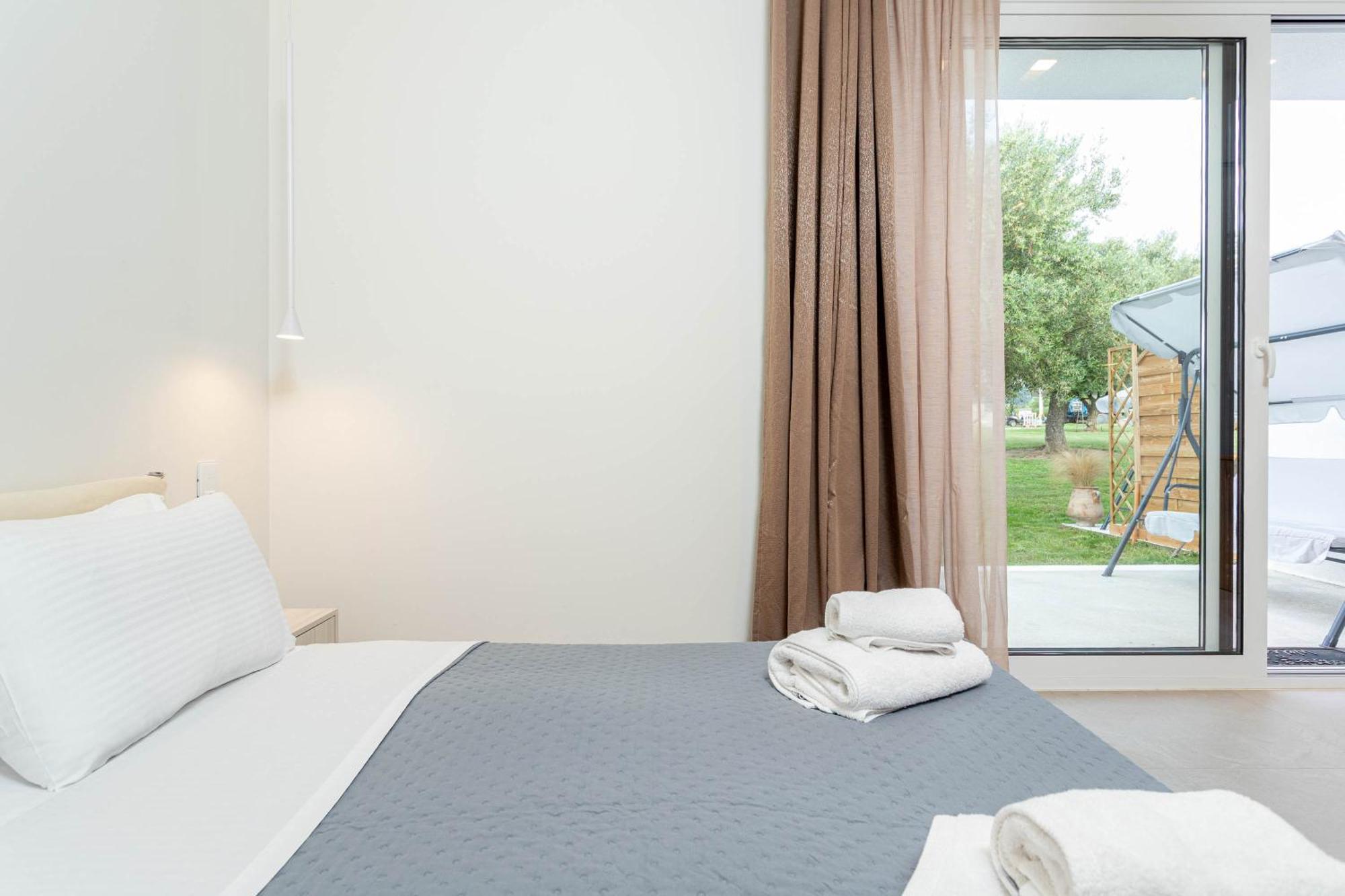 Mellagia Suites Kassandreia Extérieur photo